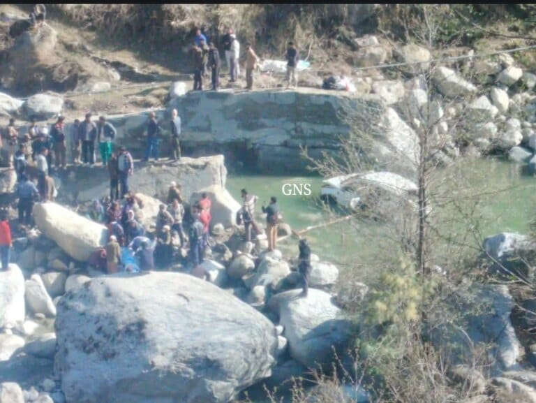 Police head constable, wife killed; 2 children injured in Bhaderwah road accident Police head constable, wife killed; 2 children injured in Bhaderwah road accident